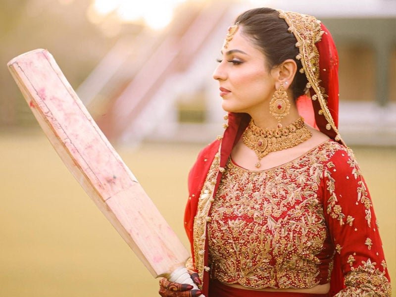 Cricket All-rounder Kainat Imtiaz Marriage Pictures (4)